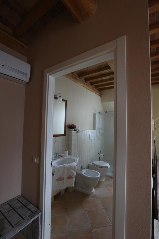 Villa Marietta Country House - Marche Montemaggiore al Metauro Habitación foto