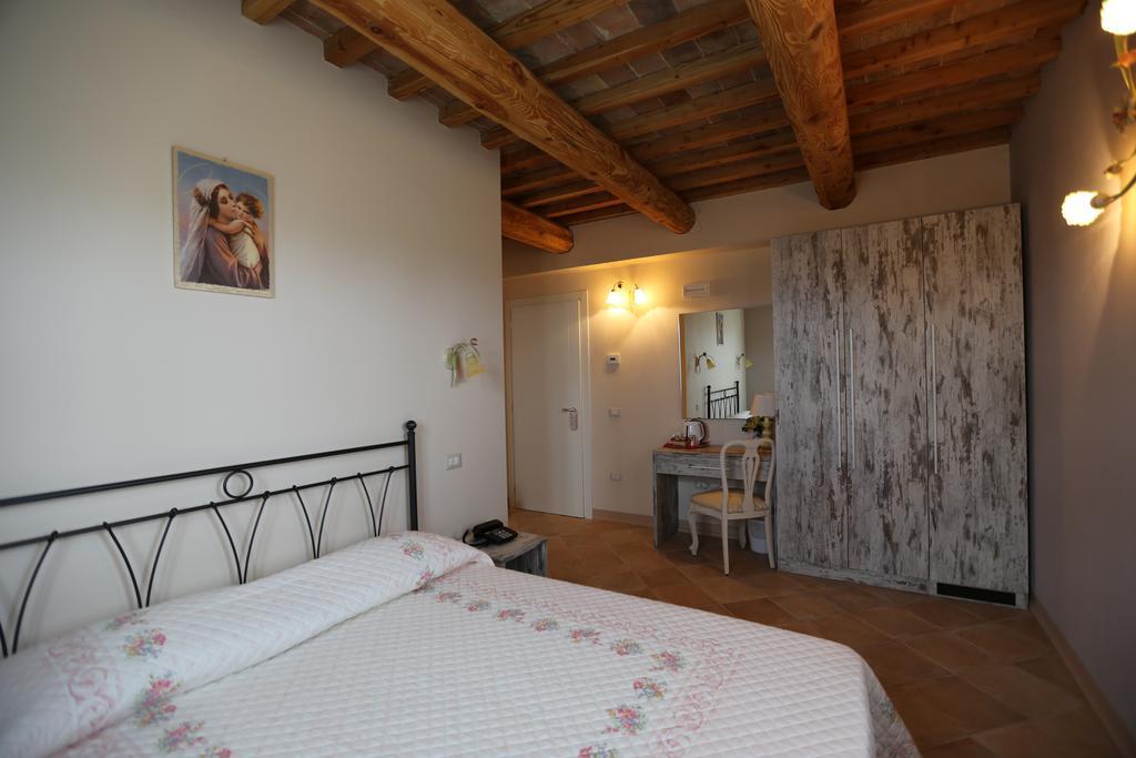 Villa Marietta Country House - Marche Montemaggiore al Metauro Habitación foto
