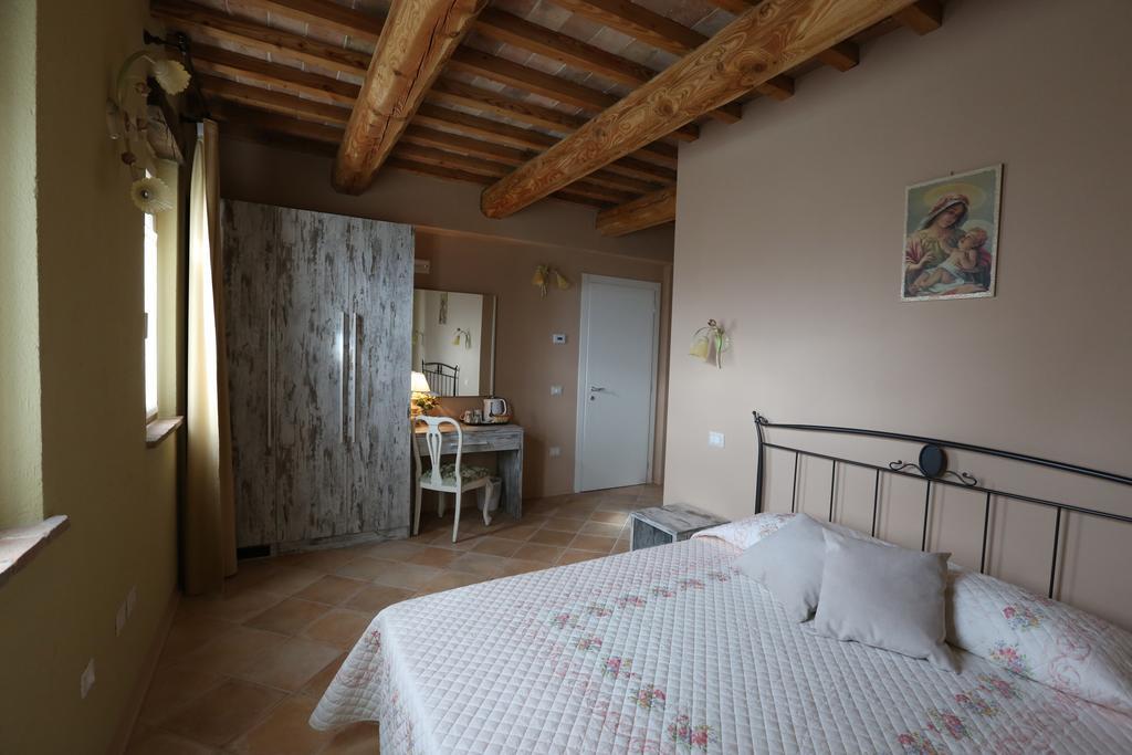 Villa Marietta Country House - Marche Montemaggiore al Metauro Habitación foto